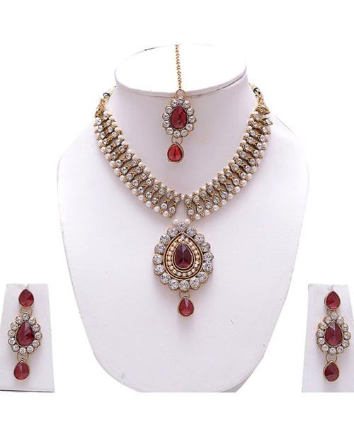 Magnetic Trading Designer diamond necklace set 