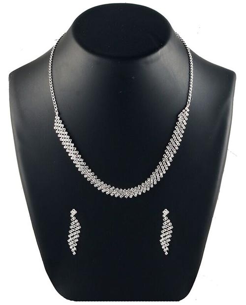 Magnetic Trading Designer diamond necklace set 