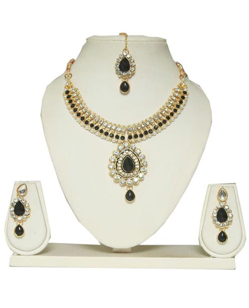 Magnetic Trading Designer diamond necklace set 