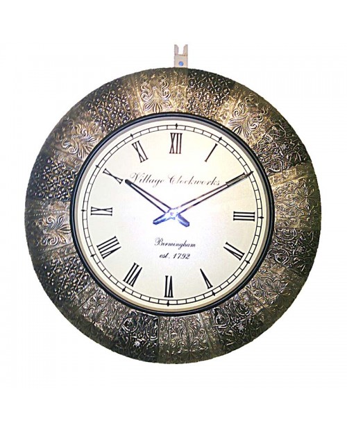 Elegant Metal Fitted With Flower Design Wooden Wall Clock