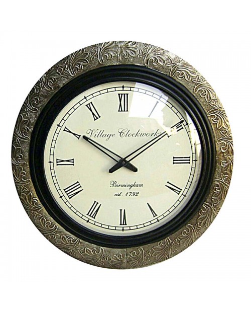 Metal Fitted With Flower Design Round Wall Clock